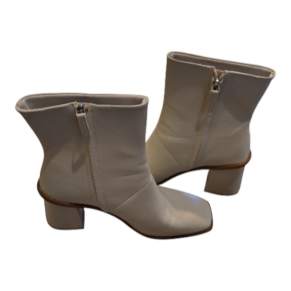 Time and Tru Cream Ankle Booties - Picture 3 of 4